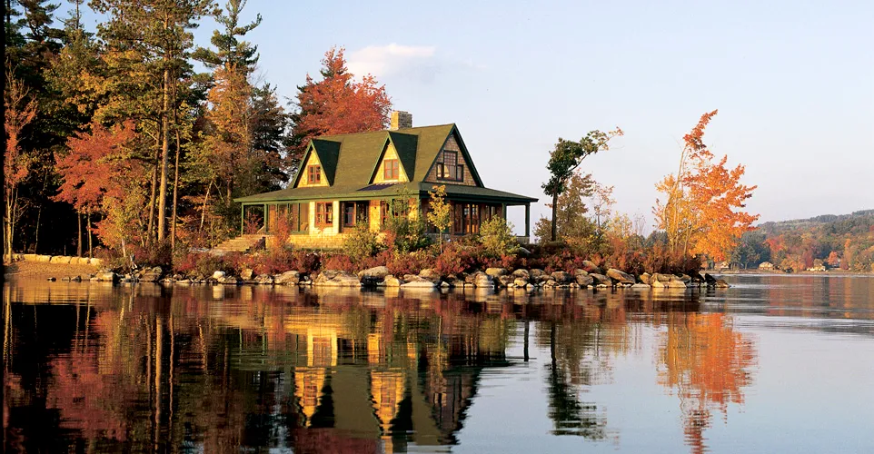 Cottage on a Point — photograph 1 of 8