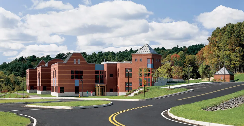 Mast Landing School — photograph 1 of 8