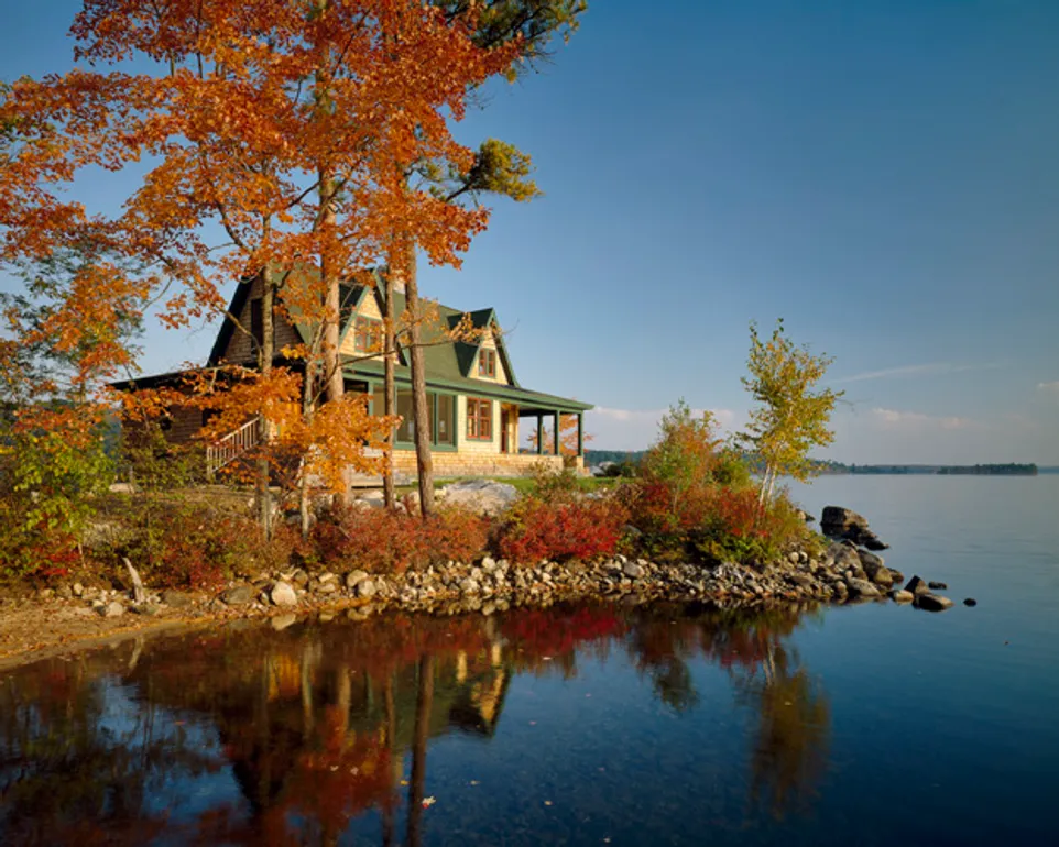 Cottage on a Point — photograph 2 of 8