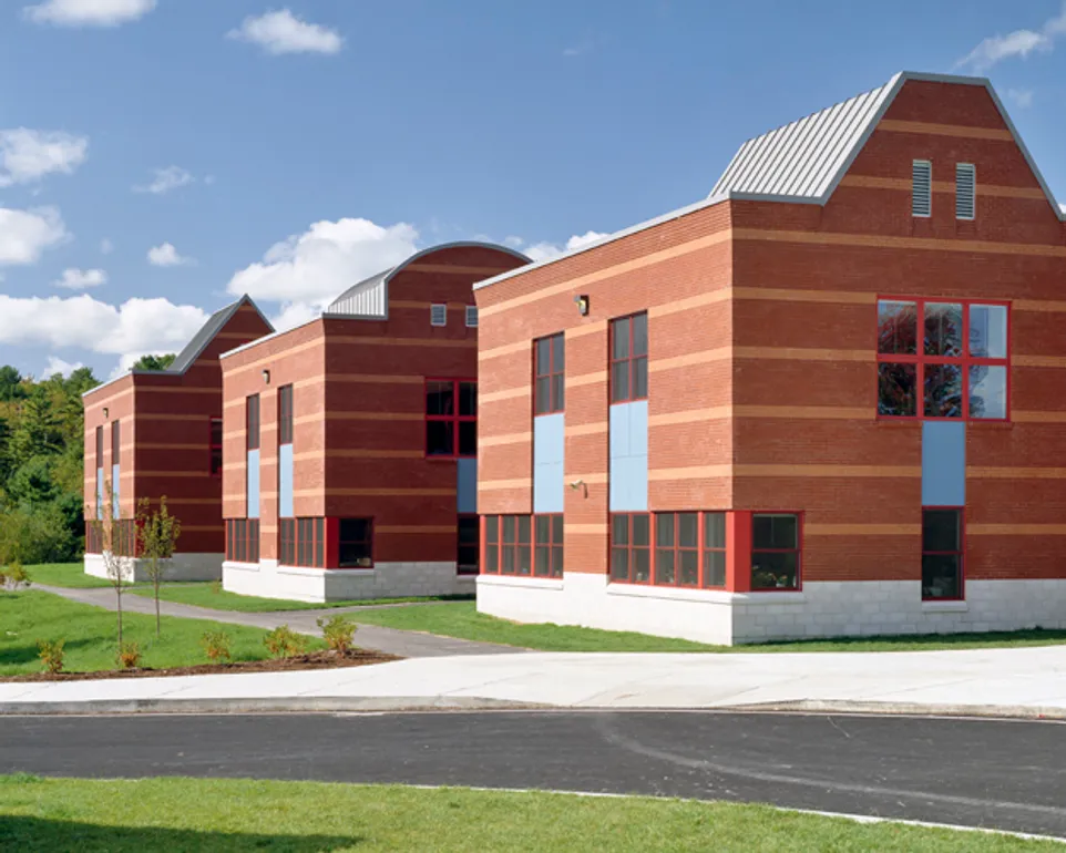 Mast Landing School — photograph 2 of 8