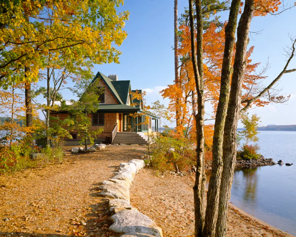 Cottage on a Point — photograph 3 of 8