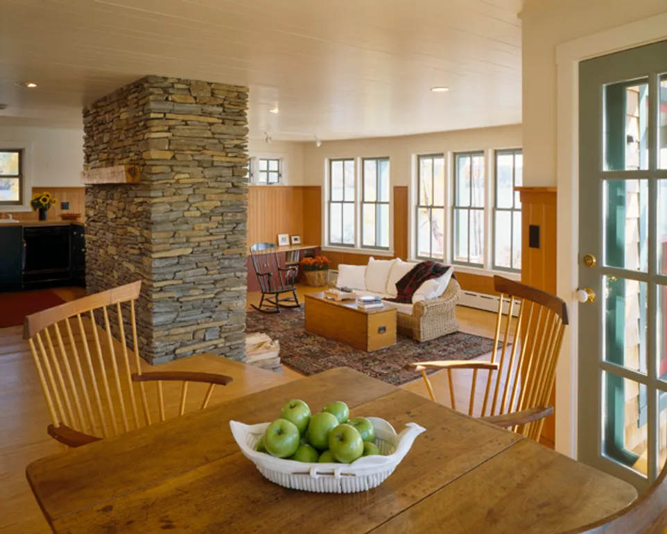 Cottage on a Point — photograph 5 of 8
