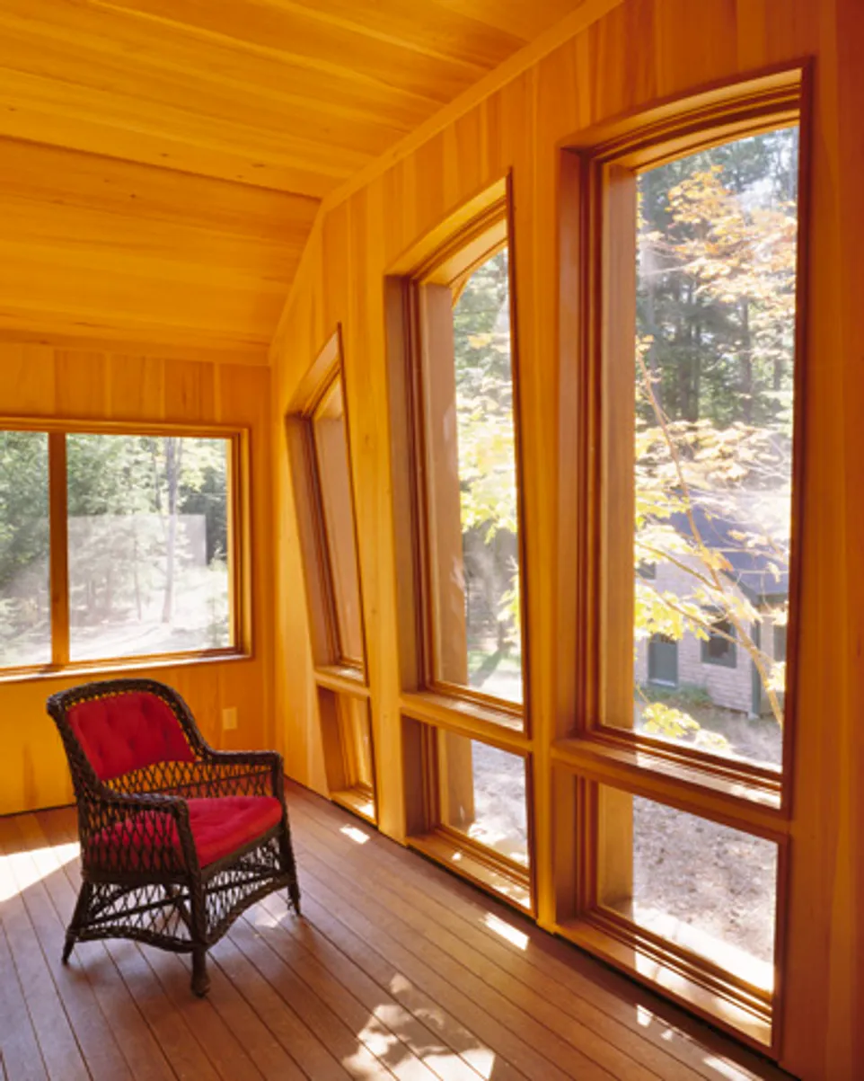 Lake Cottage — photograph 5 of 10