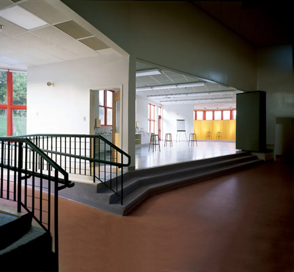 Mast Landing School — photograph 5 of 8